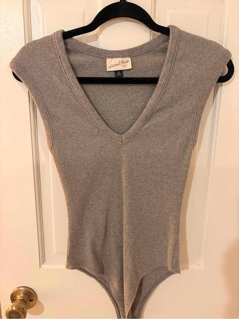 Universal Thread Ribbed V-Neck Sleeveless Bodysuit in Light Gray